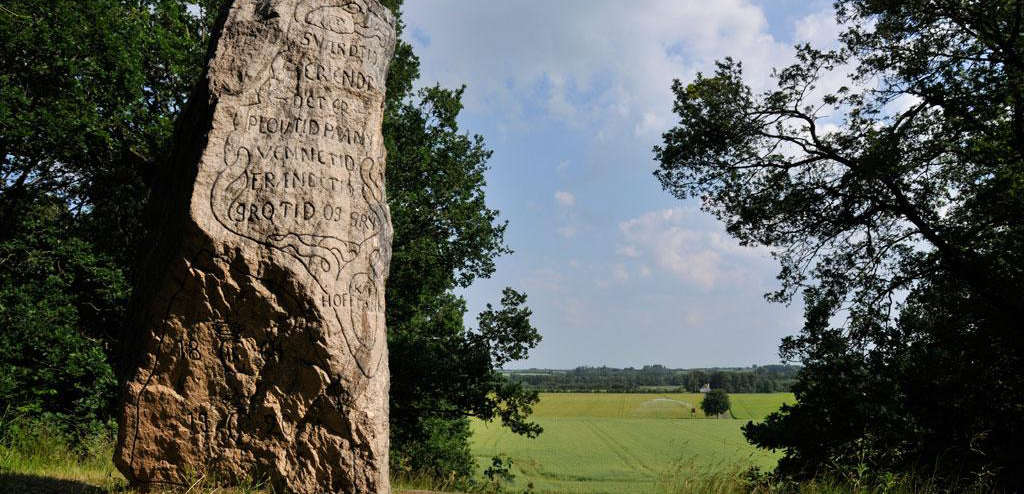 Genforeningssten i det gamle grænseområde ved Kongeåen